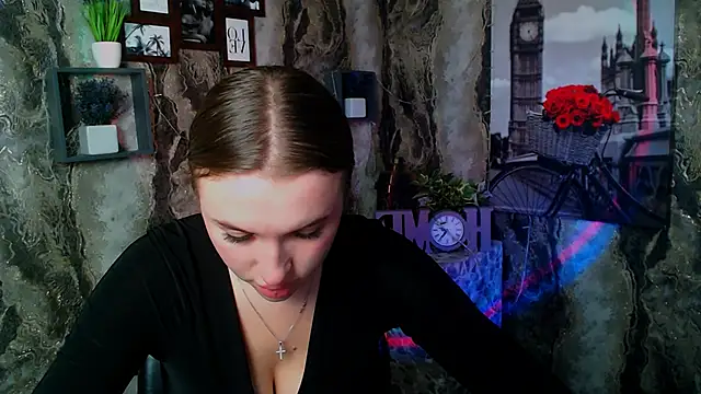 JuliaTopp  online show from October 4, 4:11 pm