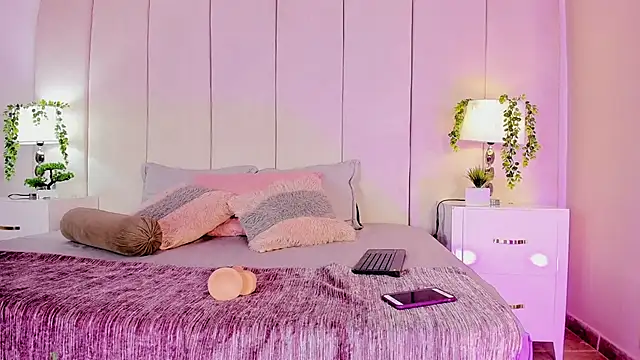 mia rousse25 online show from September 20, 1:42 pm