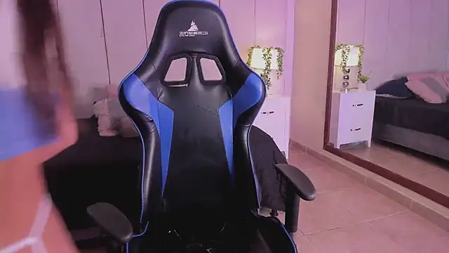 mia rousse25 online show from October 1, 1:27 pm