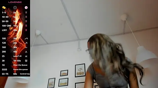 Snapshot of Coco_joness chatting on September 18, 7:56 pm Coco joness online show from September 18, 7:56 pm