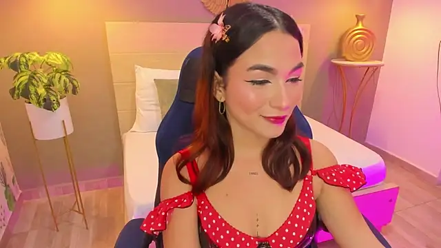 Snapshot of luma_sky_ chatting on October 23, 2:50 am luma sky online show from October 23, 2:50 am