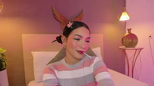 Snapshot of luma_sky_ chatting on October 7, 3:22 am luma sky online show from October 7, 3:22 am