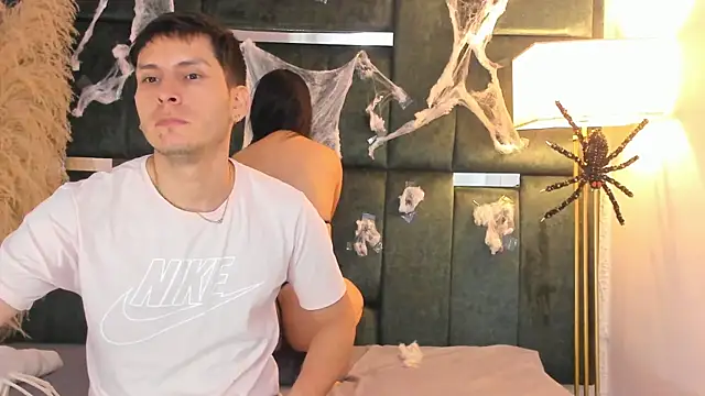 Snapshot of Charlotte_Brian chatting on October 23, 12:27 am Charlotte Brian online show from October 23, 12:27 am