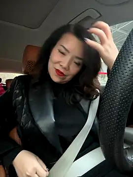 anna yngs online show from November 3, 9:46 am