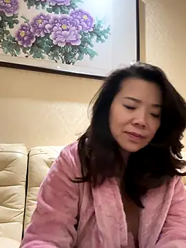 Snapshot of anna_yngs chatting on October 25, 12:51 am anna yngs online show from October 25, 12:51 am