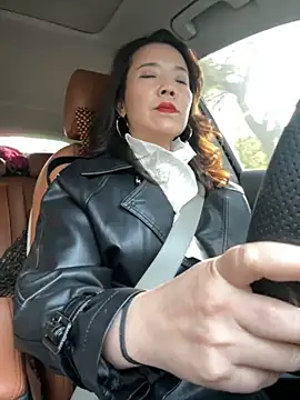 Snapshot of anna_yngs chatting on November 1, 7:56 am anna yngs online show from November 1, 7:56 am