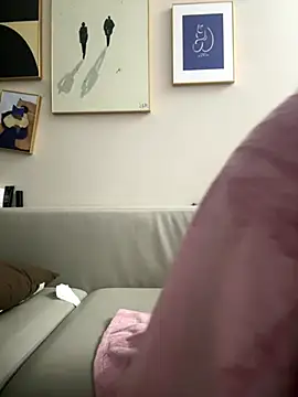 Snapshot of anna_yngs chatting on October 3, 8:52 am anna yngs online show from October 3, 8:52 am