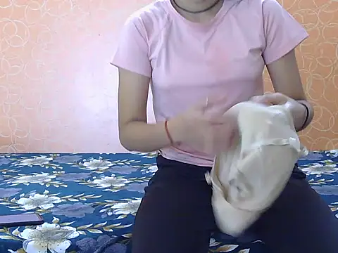 Snapshot of Miss_Muskan01 chatting on October 3, 5:23 am Miss Muskan01 online show from October 3, 5:23 am