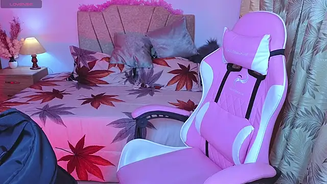 Leakitten online show from October 28, 7:41 pm