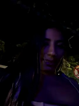 -juicy  online show from November 28, 1:19 am