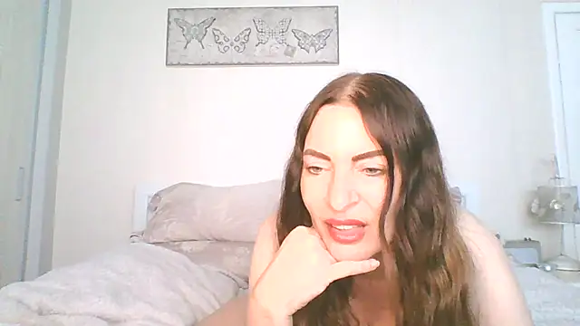 Snapshot of EllaKent chatting on October 6, 2:45 pm EllaKent online show from October 6, 2:45 pm