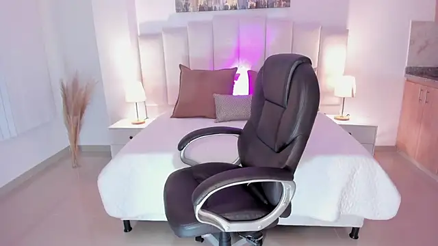 Kate rous online show from October 2, 4:17 am