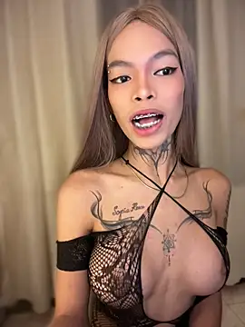 Sugarcandyyy online show from April 20, 4:32 pm