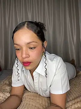 Snapshot of Yasmin777_ chatting on October 14, 12:46 am Yasmin777  online show from October 14, 12:46 am