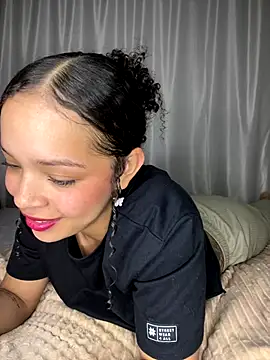 Snapshot of Yasmin777_ chatting on October 25, 3:25 am Yasmin777  online show from October 25, 3:25 am