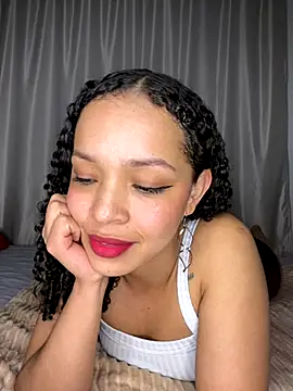 Snapshot of Yasmin777_ chatting on October 24, 3:24 am Yasmin777  online show from October 24, 3:24 am