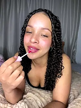 Snapshot of Yasmin777_ chatting on October 20, 11:52 pm Yasmin777  online show from October 20, 11:52 pm