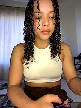 Snapshot of Yasmin777_ chatting on September 25, 8:39 pm Yasmin777  online show from September 25, 8:39 pm