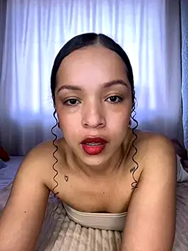 Snapshot of Yasmin777_ chatting on October 1, 8:47 pm Yasmin777  online show from October 1, 8:47 pm