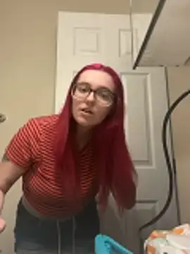 MommaBigTits24 online show from March 13, 7:04 pm