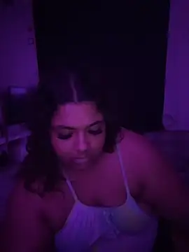 Snapshot of 1n0nlythroat chatting on October 18, 8:28 am 1n0nlythroat online show from October 18, 8:28 am