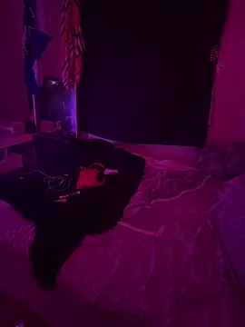 Snapshot of 1n0nlythroat chatting on October 12, 5:10 am 1n0nlythroat online show from October 12, 5:10 am