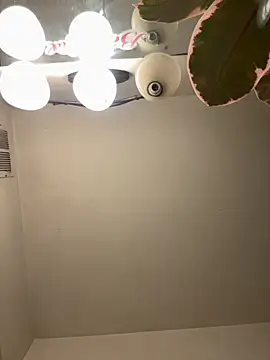 Snapshot of 1n0nlythroat chatting on October 30, 2:47 am 1n0nlythroat online show from October 30, 2:47 am