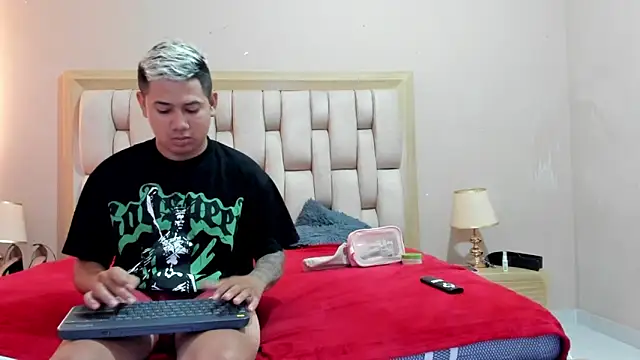 RihanandDrake online show from January 13, 2:43 pm