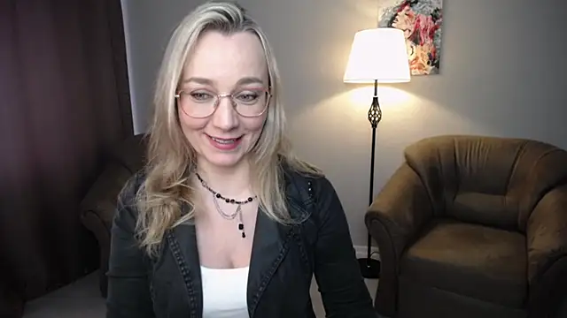 Ava Elior online show from April 17, 9:11 am