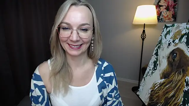 Ava Elior online show from December 5, 11:00 am