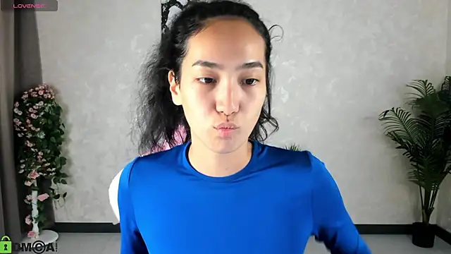 Snapshot of FlirtyAura chatting on September 22, 4:11 am FlirtyAura online show from September 22, 4:11 am