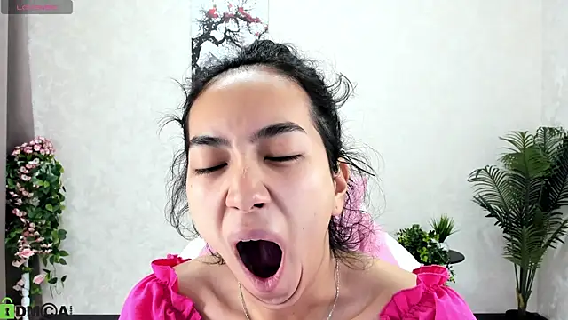 Snapshot of FlirtyAura chatting on October 17, 3:21 am FlirtyAura online show from October 17, 3:21 am