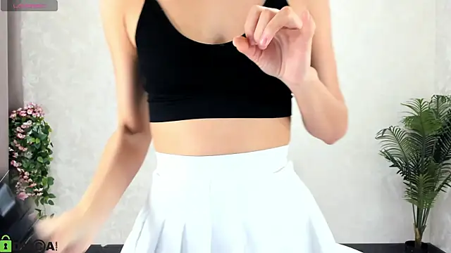 Snapshot of FlirtyAura chatting on October 13, 2:03 am FlirtyAura online show from October 13, 2:03 am