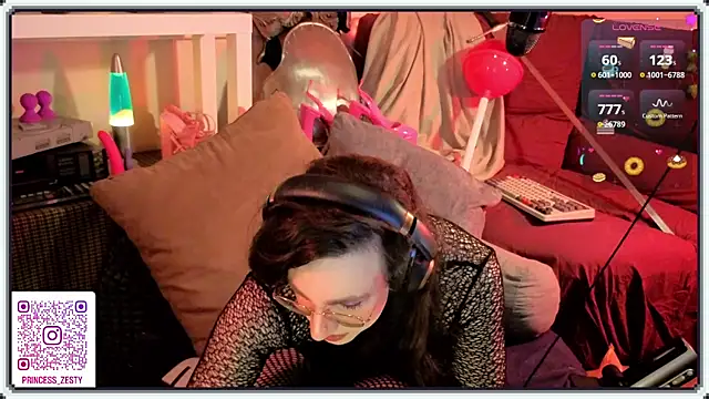 Zesty Peach online show from July 30, 10:32 pm
