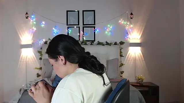 Megan 05  online show from March 16, 6:34 pm