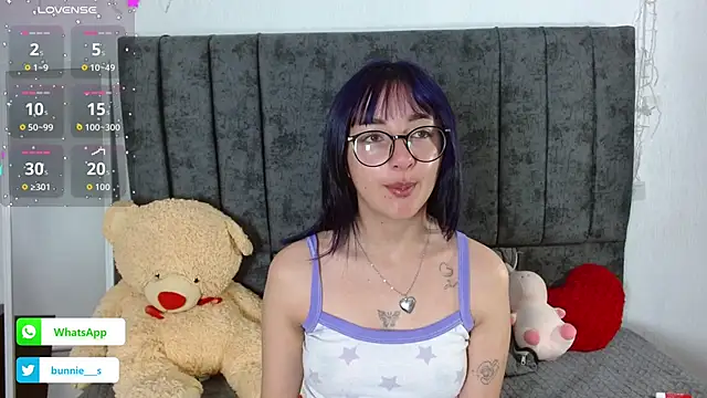 Littlee Bunny  online show from November 4, 10:31 am