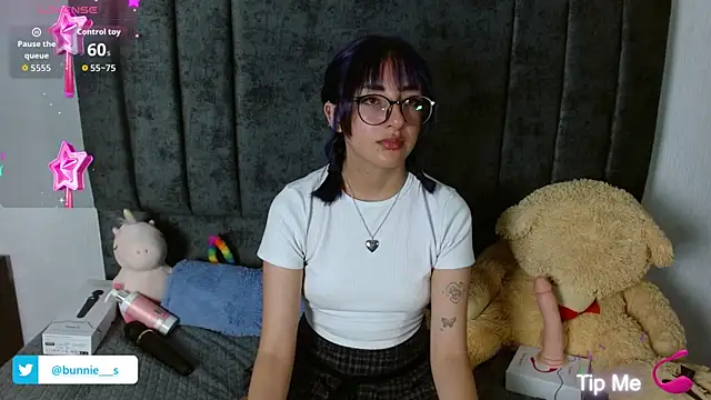 Littlee Bunny  online show from October 7, 11:03 am