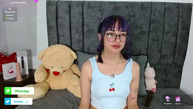 Littlee Bunny  online show from October 29, 10:52 am