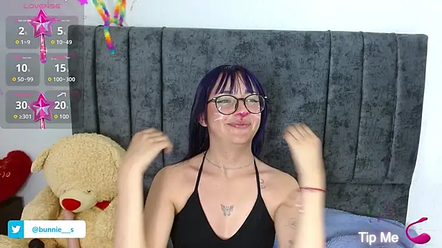 Littlee Bunny  online show from October 18, 1:58 pm