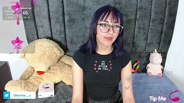 Littlee Bunny  online show from October 4, 10:32 am