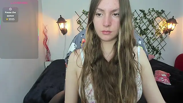 velvet  moon online show from October 20, 2:31 pm