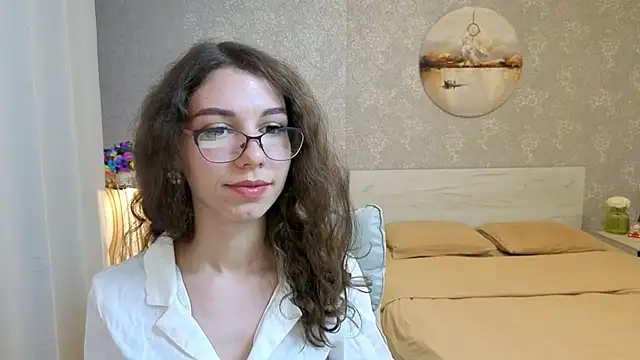 KellyShines online show from June 10, 6:17 pm