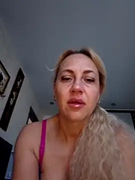 KissMiSveet online show from May 29, 4:32 am