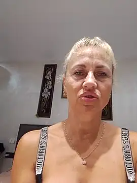 Snapshot of KissMiSveet chatting on September 18, 4:16 pm KissMiSveet online show from September 18, 4:16 pm