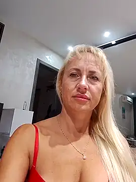 Snapshot of KissMiSveet chatting on September 17, 4:16 pm KissMiSveet online show from September 17, 4:16 pm