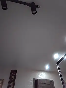 Snapshot of KissMiSveet chatting on October 17, 5:43 am KissMiSveet online show from October 17, 5:43 am