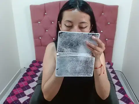 Emma Thompson2 online show from October 1, 12:37 am