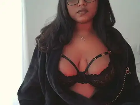 DirtyChaiLatte online show from October 6, 2:23 pm