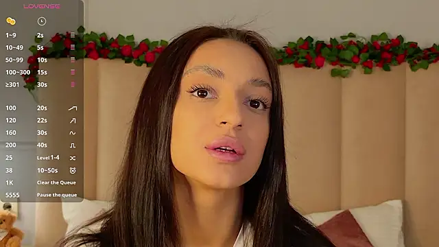 AdoraCortes online show from February 8, 7:01 am