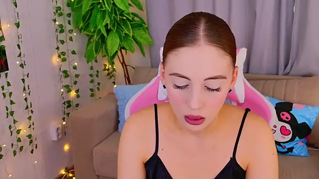 ViolaParkerss online show from October 18, 5:32 am